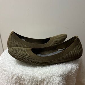 Allbirds Women's Olive Green Flats